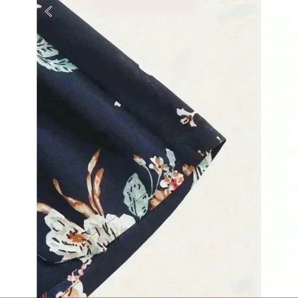 NEW Navy Floral Print Belted Shorts - Picture 4 of 7